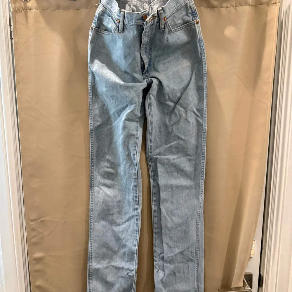 Wrangler Light Blue Relaxed Fit Men's Jeans